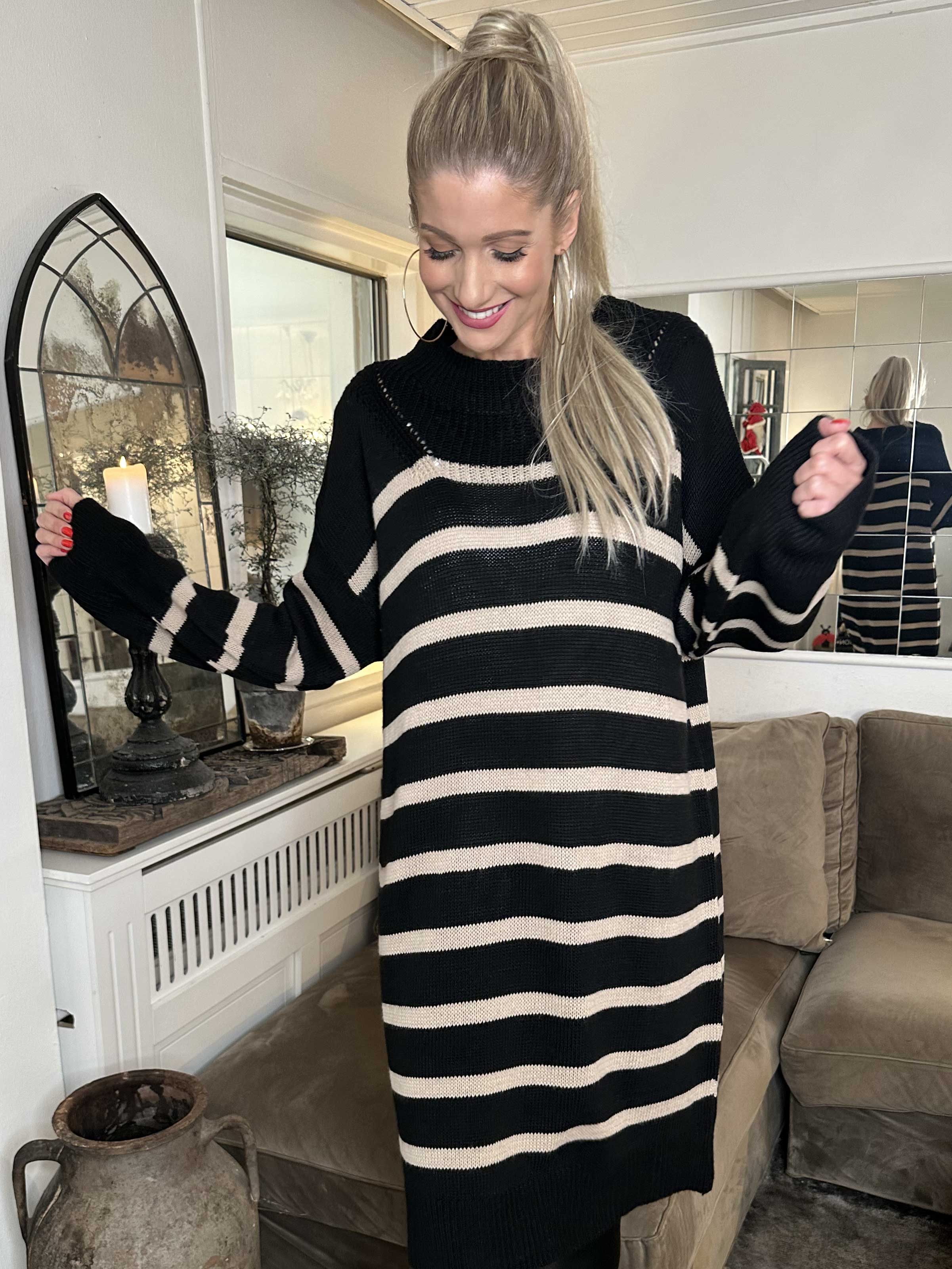 Ciara - Strikkjole med striber i løs pasform